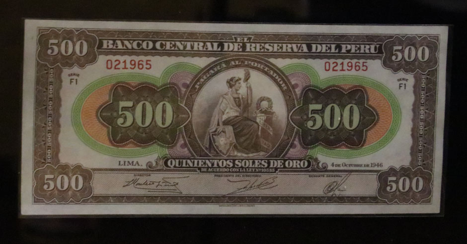 en-casa-de-la-cultura-ucsm-exponen-monedas-y-billetes-del-siglo-xvi